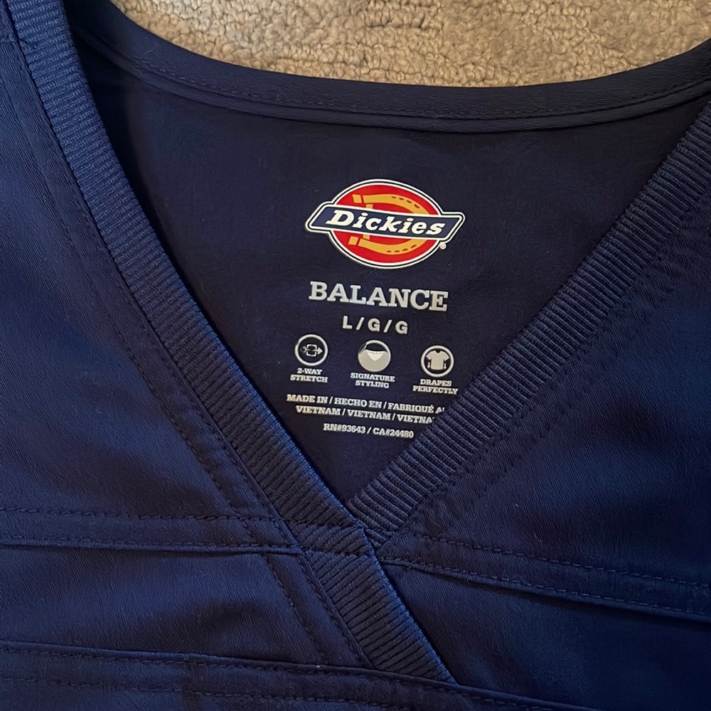 Dickies Scrub Set - Picture 2 of 3